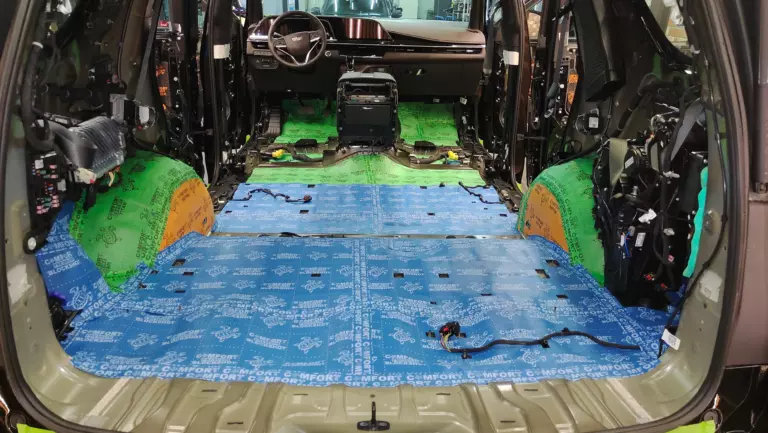 Cadillac Escalade пол 2