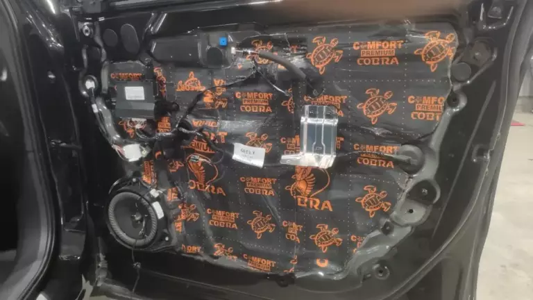 Geely Tugella двер 7