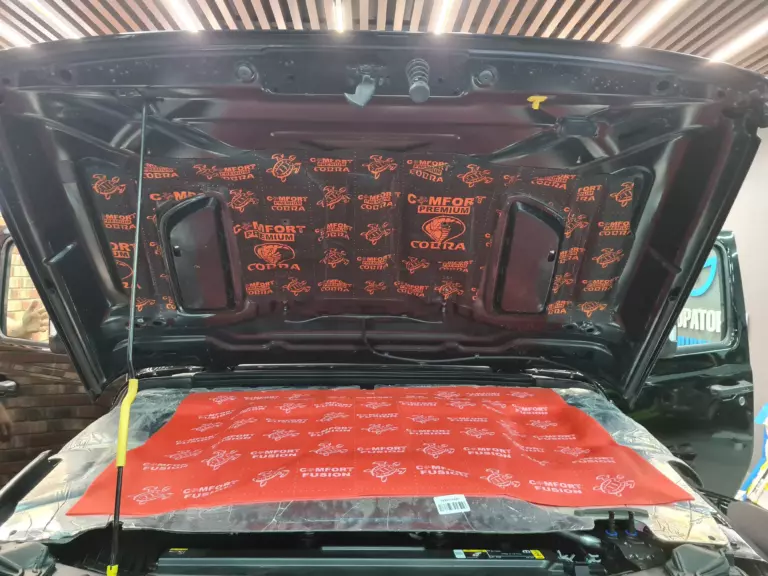 Jeep Wrangler Rubicon капот 1
