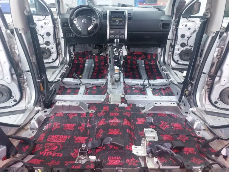 Nissan X-Trail 2011г пол 1