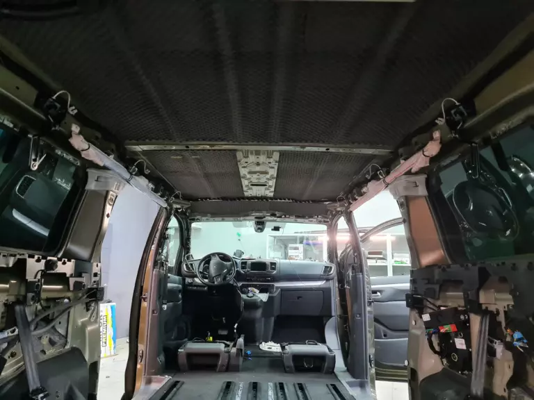 Peugeot Traveller крыша 2