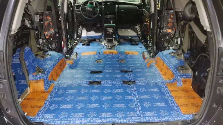 Toyota Fortuner пол 2