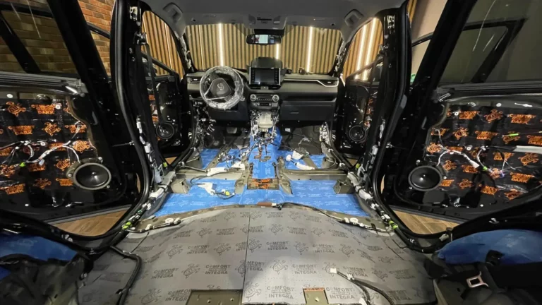 Toyota Rav 4 2021 пол 7