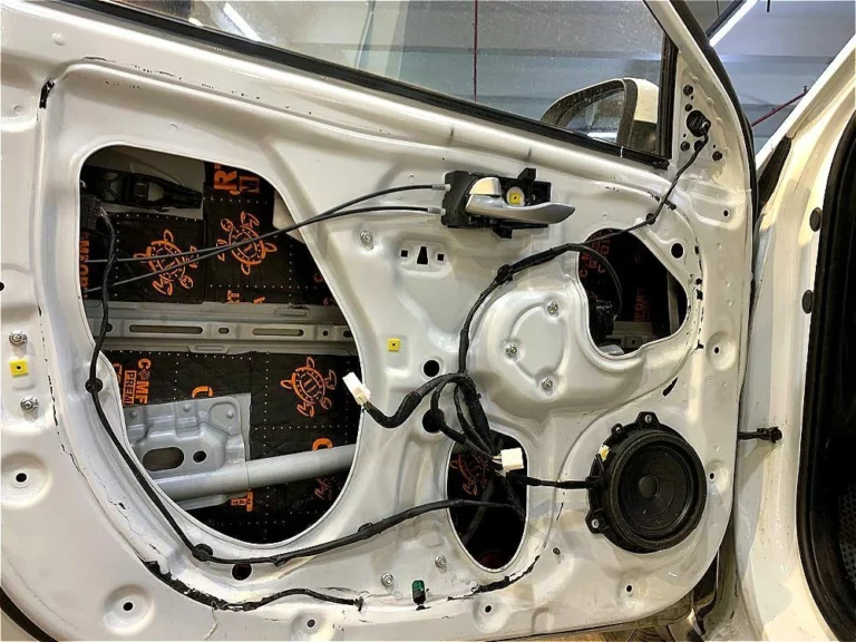 Шумоизоляция KIA Rio X-line двер 2