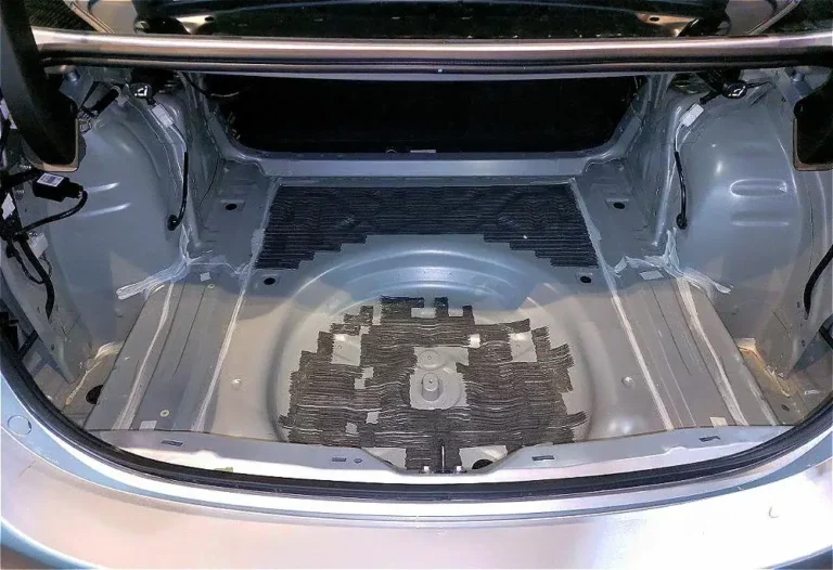 Шумоизоляция Mazda 6 баг 1