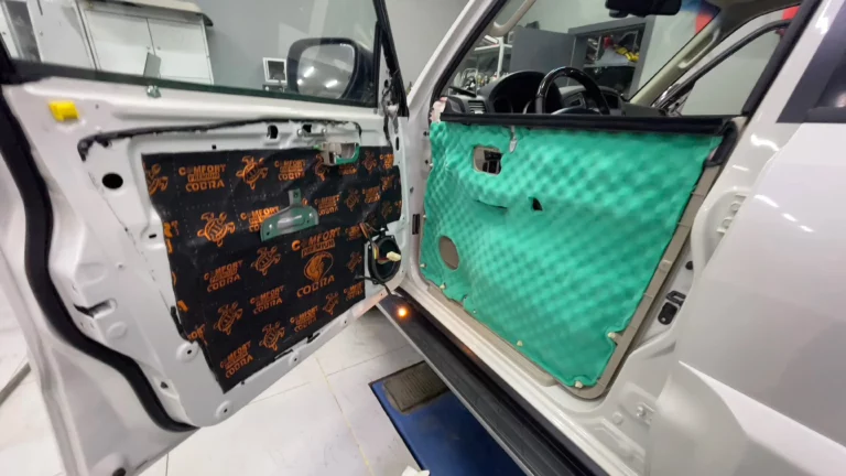 Шумоизоляция Mitsubishi Pajero двер 4 (1)