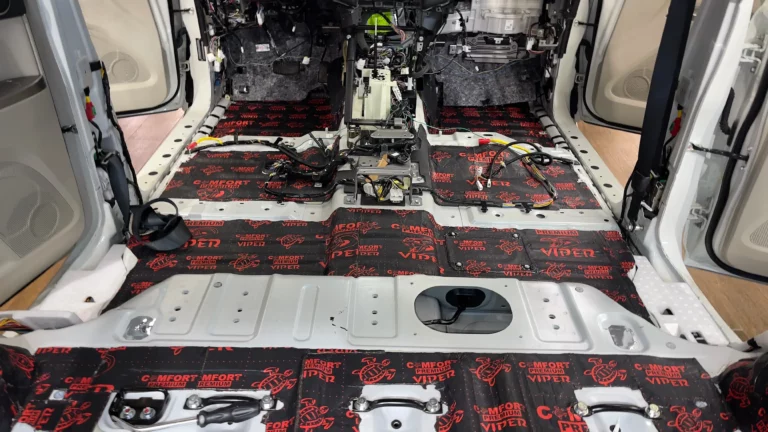 Шумоизоляция Mitsubishi Pajero пол 2