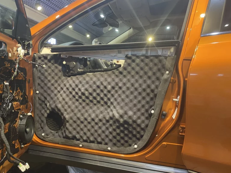 Шумоизоляция Nissan X-Trail двер 3