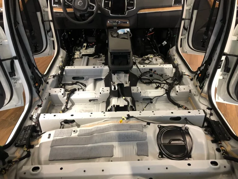 Шумоизоляция Volvo XC90 2021 пол 1